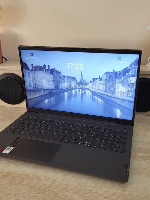 Lenovo IdeaPad 15.6'' FHD | RYZEN 7 5700U | 8GB RAM - 512GB SSD | AMD Radeon Graphics 2GB