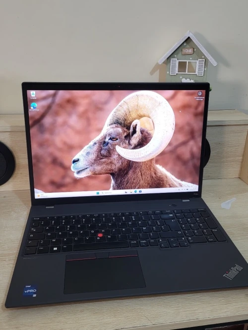 MacBook Pro M4 MAX 14'' 2024 | Puce M4 Max CPU 16 COEURS | GPU 40 COEURS | 64GB RAM | 1TB SSD | CYCLES 177