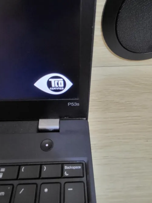 THINKPAD P53s 15.6 FHD | CORE i7 8565U | NVIDIA QUADRO P520 2GB | 8GB RAM | 256 NVME SSD