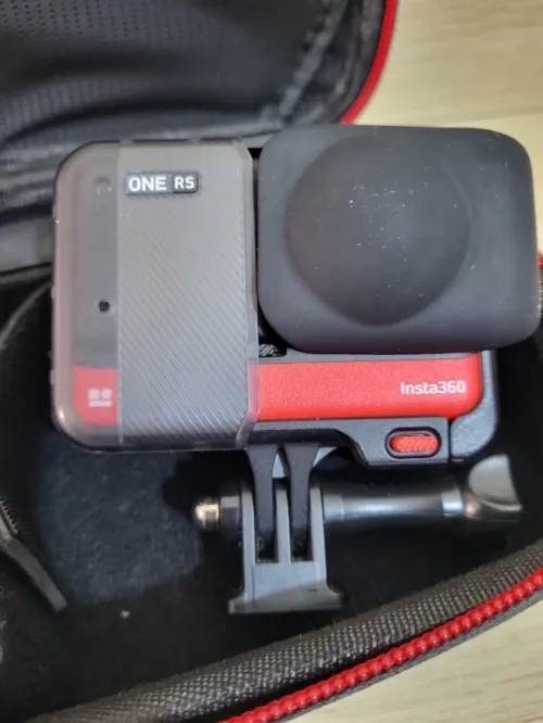 Insta360 One RS Twin Edition on Geht's Kit - Caméra d'action étanche 4K60fps et 5.7K 360 avec objectifs interchangeables - stabilisation - Photos 48MP - HDR Actif - Traitement IA