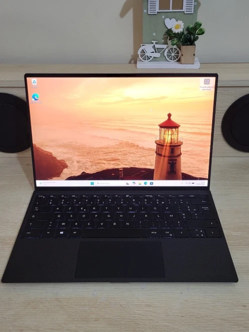 DELL XPS 9300 | CORE i7-1065G7 | 16GB RAM | 512GB NVMe SSD | INTEL IRIS XE GRAPHICS