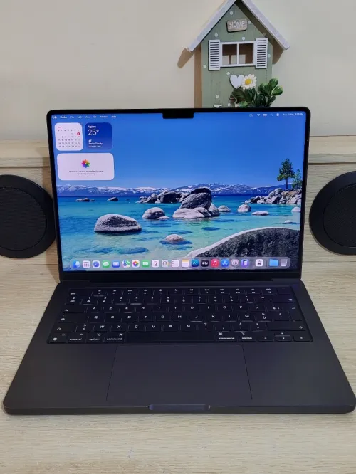 MacBook Pro M3 2024 Noir sidéral | PUCE M3 11 CORE | GPU 14 CORE | 18GB RAM | 512GB SSD | CYCLES 240 | CAPACITÉ BATTERIE 88%