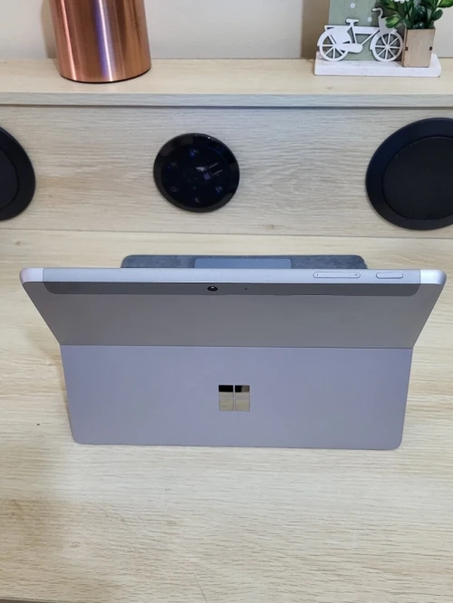 Microsoft Surface GO 2 TACTILE | CORE M3-8100Y 1.61GHz | 8GB RAM | 256GB SSD | LTE 4G | Poids : 544g