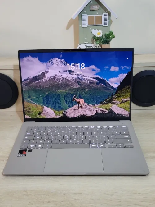 Asus ZenBook A14 14" OLED Full HD+ | Snapdragon X X1-26-100 | 16GB RAM | 512GB NVMe SSD | Qualcomm Adreno x1-45 GPU