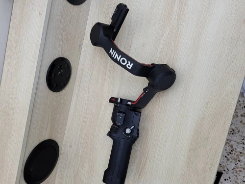 DJI RONIN RS 3 Stabilisateur de nacelle à 3 Axes pour Reflex et caméras Canon/Sony/Nikon....