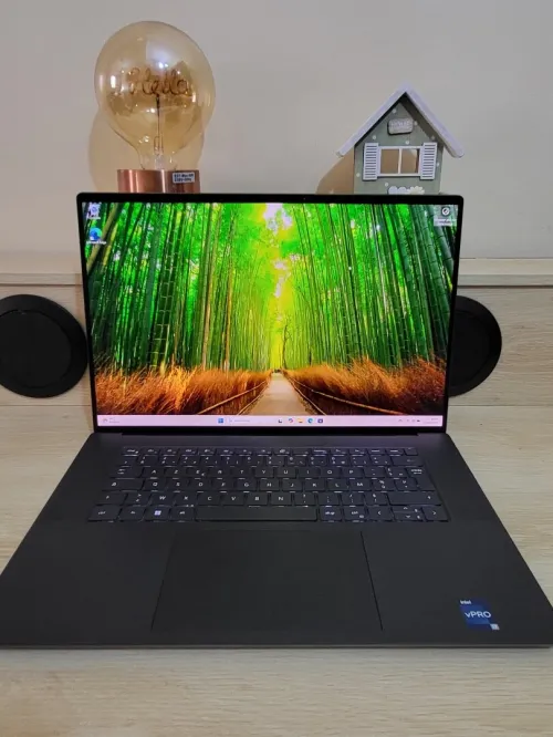 DELL PRECISION 5680 | OLED Tactile 4K | CORE i7-13800H | RTX 2000 ADA 8GB | 64GB RAM | 1To SSD