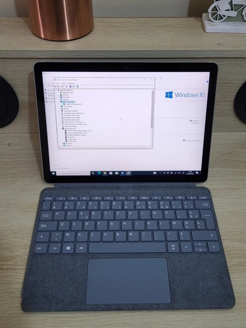 Microsoft Surface GO 2 TACTILE | CORE M3-8100Y 1.61GHz | 8GB RAM | 256GB SSD | LTE 4G | Poids : 544g