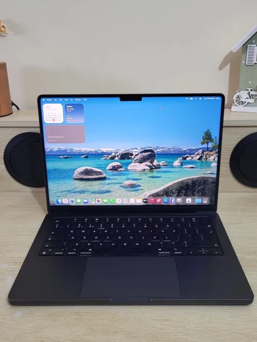 MacBook Pro M4 MAX 14'' 2024 | Puce M4 Max CPU 16 COEURS | GPU 40 COEURS | 64GB RAM | 1TB SSD | CYCLES 177