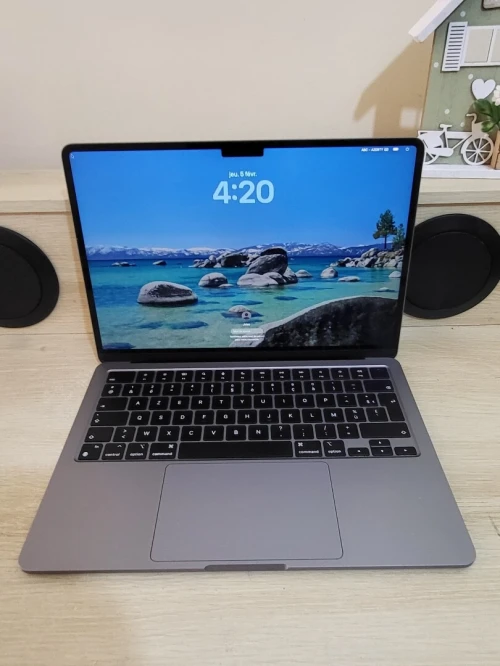 MacBook Air M2 2023 | PUCE M2 8 CPU | GPU 10 COEURS | 8GB RAM | 256GB SSD | CYCLES 67 | MDM BYPASSED