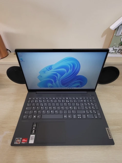 Lenovo IdeaPad 15.6'' FHD | RYZEN 7 5700U | 8GB RAM | 512GB NVMe SSD | AMD RADEON GRAPHICS 2GB