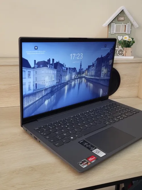 Lenovo IdeaPad 15.6'' FHD | RYZEN 7 5700U | 8GB RAM - 512GB SSD | AMD Radeon Graphics 2GB