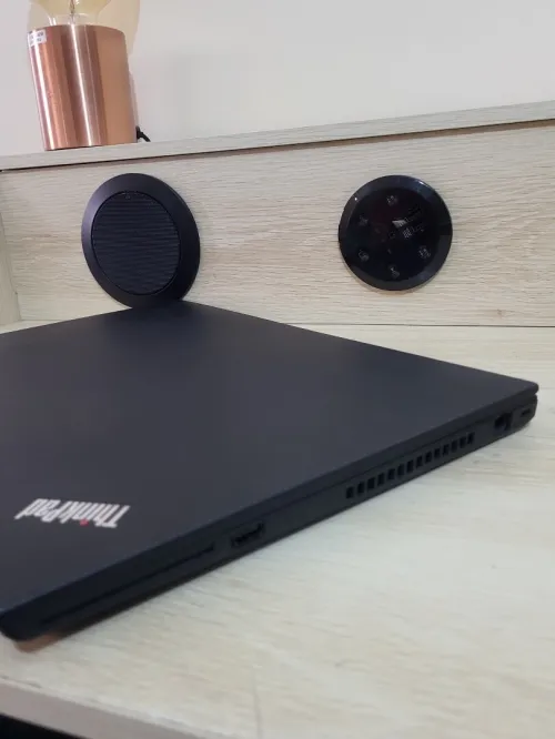 THINKPAD P53s 15.6 FHD | CORE i7 8565U | NVIDIA QUADRO P520 2GB | 8GB RAM | 256 NVME SSD
