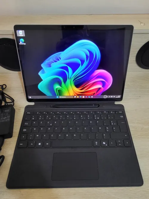 AI Microsoft Surface Pro 11 Copilot+ | OLED 2.8K 13" Tactile 120 Hz | INTEL CORE Ultra 5 236V | 16GB RAM | 256GB RAM | Arc Graphics 130V 8GB | Platine Tablette | Hybride 2-en-1