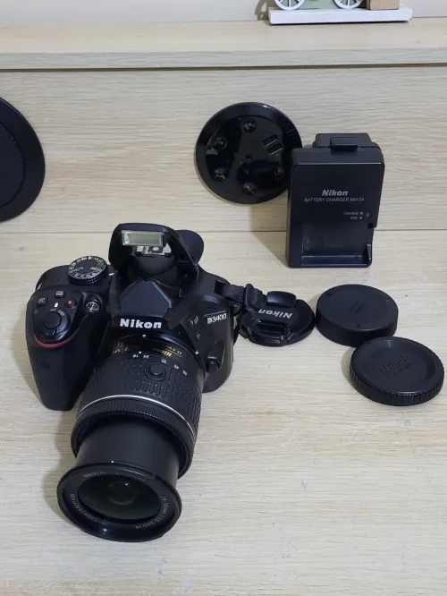 Nikon D3400 Appareil Photo Numérique Réflex 24.2 Mpix + OBJECTIF Nikon AF-P DX Nikkor 18 55mm f 3.5 5.6 g vr