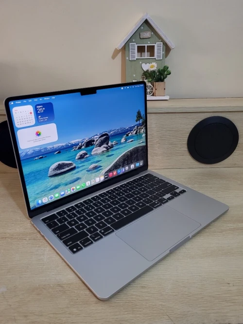 MacBook Air M4 2024 Argent | PUCE M4 8 CORE | GPU 10 CORE | 16GB RAM | 512GB SSD | CYCLES 95 | CAPACITÉ BATTERIE 100%