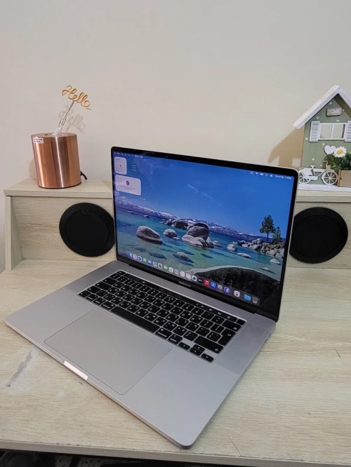 MacBook Pro 16" 2019 | CORE i7 | 16GB RAM | AMD RADEON PRO 5300M 4GB | 512GB SSD |GAMME Workstation