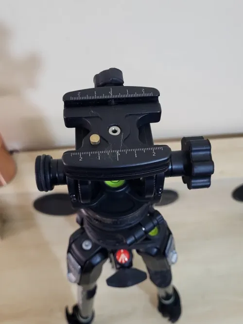 Manfrotto Trépied en fibre de carbone/magnésium 190CXPRO4 Trépied à 4 sections + Acratech Tête panoramique et inclinable avec QR, capacité de charge de 25 lb