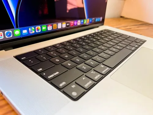MacBook Pro M1 2021 16 POUCES | Puce M1 Pro CPU 10 | GPU 16 | 16GB RAM | 512GB SSD | GRIS SIDERAL |