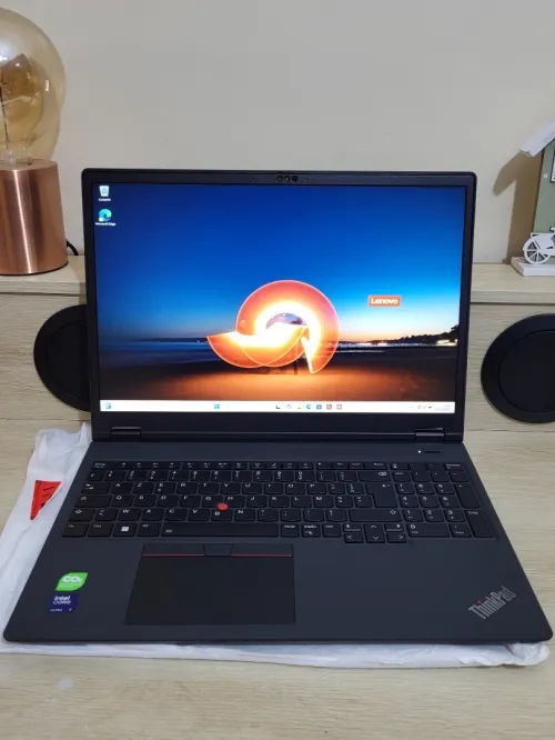 THINKPAD P16v | CORE ULTRA 7-155H | RTX 2000 ADA 8GB | 32GB RAM | 1TB NVMe SSD | Workstation