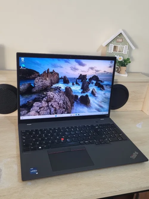 MacBook Pro M4 MAX 14'' 2024 | Puce M4 Max CPU 16 COEURS | GPU 40 COEURS | 64GB RAM | 1TB SSD | CYCLES 177