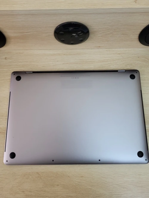 MacBook Pro 16" 2019 | CORE i7 | 16GB RAM | AMD RADEON PRO 555X 4GB | 256GB SSD | GAMME Workstation