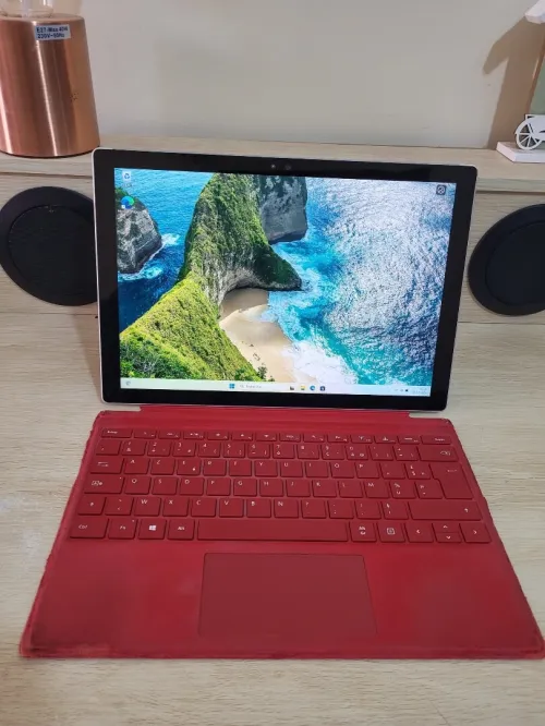 Microsoft Surface Pro 4 | INTEL CORE i7 6650U | 8GB RAM | 256 SSD | INTEL IRIS GRAPHICS