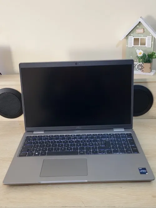DELL PRECISION 3581 | CORE i5-13600H | NVIDIA RTX A1000 6GB | 1To NVMe SSD | 32GB RAM | WORKSTATION