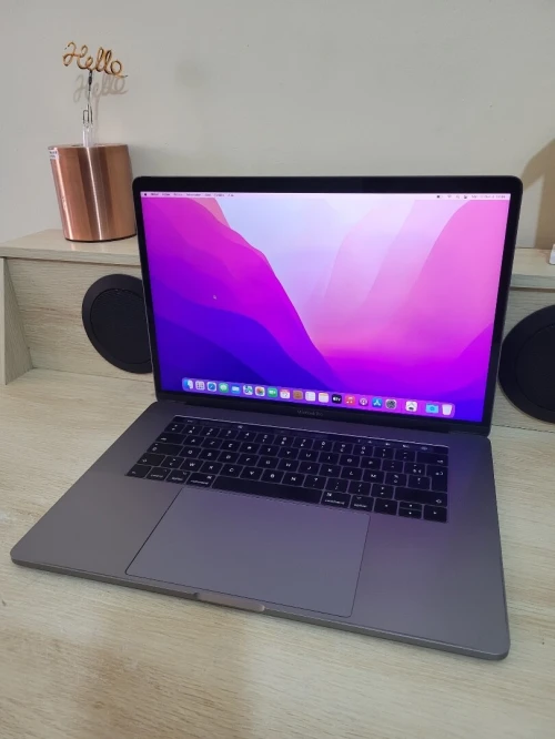 MacBook Pro 15.6" | CORE i7 | 16GB RAM | AMD RADEON PRO 455 2GB | 512GB SSD | GAMME Workstation
