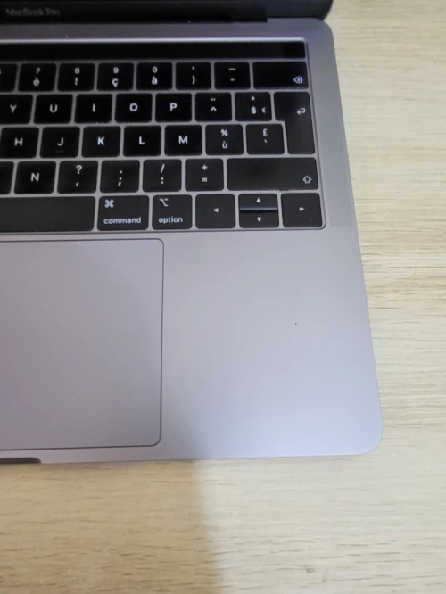 MacBook Pro Touch Bar Mid 2019 13-inch | INTEL CORE I5 QUATRE COEURS | 8GB RAM | 256GB SSD
