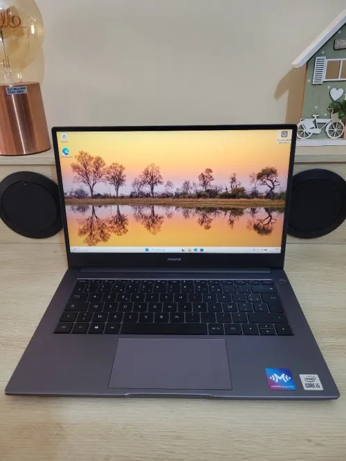 HONOR MagicBook X 14 FHD | CORE i5-10210U | 8GB RAM | 512GB NVMe SSD | INTEL UHD GRAPHICS