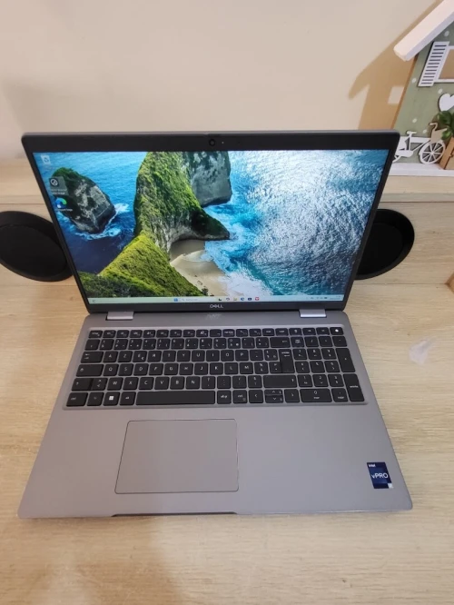 DELL LATITUDE 5540 | CORE i7 1365U | 16GB RAM | 512GB NVMe SSD | INTEL IRIS XE GRAPHICS