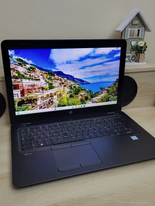 HP ZBook 15U G3 | CORE i7-6500U | 16GB RAM | 256GB NVMe SSD | WORKSATION