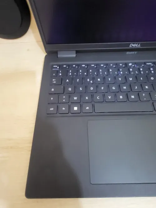 DELL LATITUDE 3520 15.6'' FHD | INTEL CORE i5 1135G7 | 8GB RAM | 256GB SSD | INTEL IRIS XE GRAPHICS