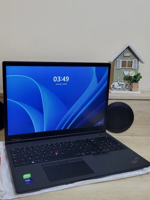 THINKPAD P16v | CORE ULTRA 7-155H | RTX 2000 ADA 8GB | 32GB RAM | 1TB NVMe SSD | Workstation