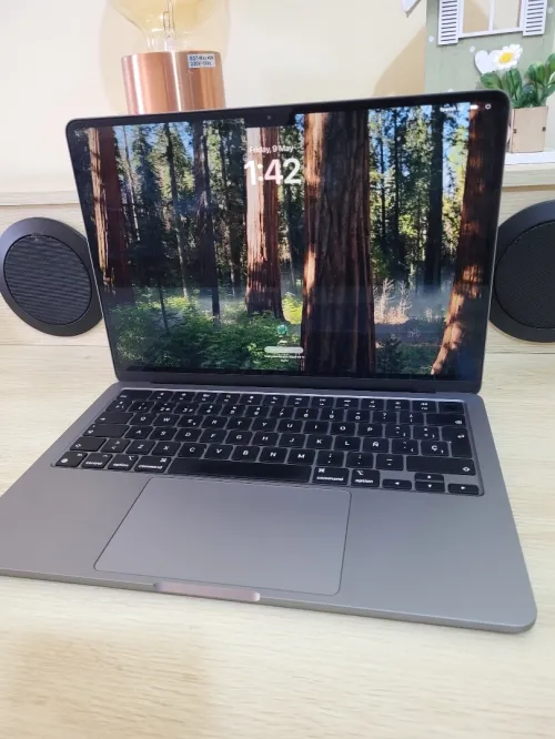 MacBook Air M2 2023 | PUCE M2 8 CPU | GPU 10 COEURS | 8GB RAM | 256GB SSD | CYCLES 61