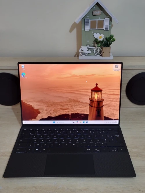DELL XPS 9300 | CORE i7-1065G7 | 16GB RAM | 512GB NVMe SSD | INTEL IRIS XE GRAPHICS
