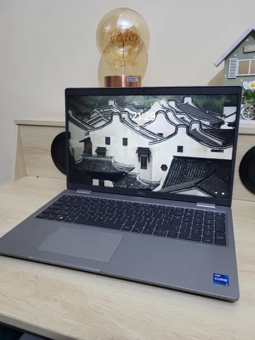DELL LATITUDE 5520 | INTEL CORE i7 1165G7 | 16GB RAM | 256GB SSD | INTEL Iris Xe