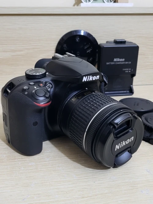 Nikon D3400 Appareil Photo Numérique Réflex 24.2 Mpix + OBJECTIF Nikon AF-P DX Nikkor 18 55mm f 3.5 5.6 g vr