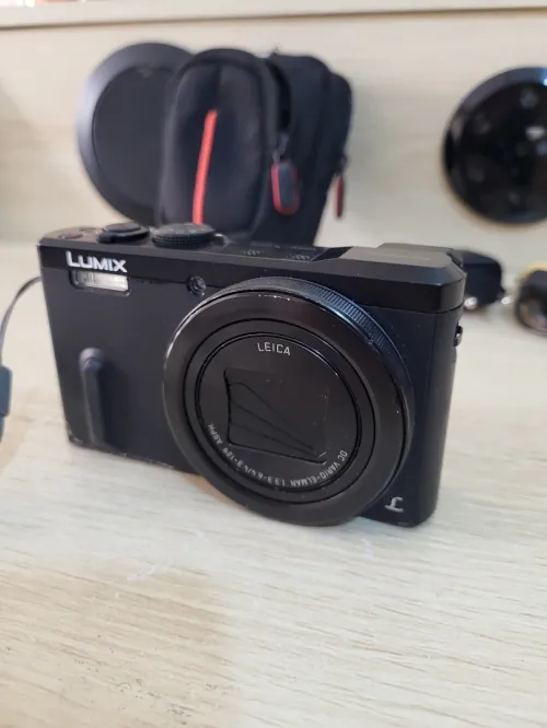 Panasonic LUMIX DMC-TZ60 - vidéo Full HD 50p - 18 Mpixels - super zoom 30x - Wi-Fi - NFC - GPS 