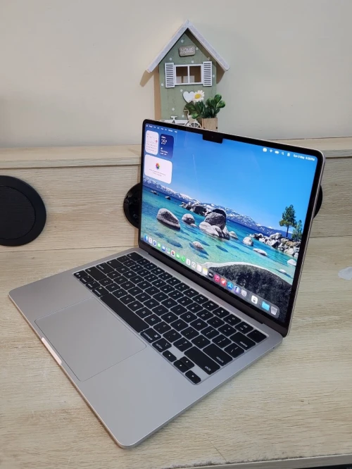 MacBook Air M4 2024 Argent | PUCE M4 8 CORE | GPU 10 CORE | 16GB RAM | 512GB SSD | CYCLES 95 | CAPACITÉ BATTERIE 100%
