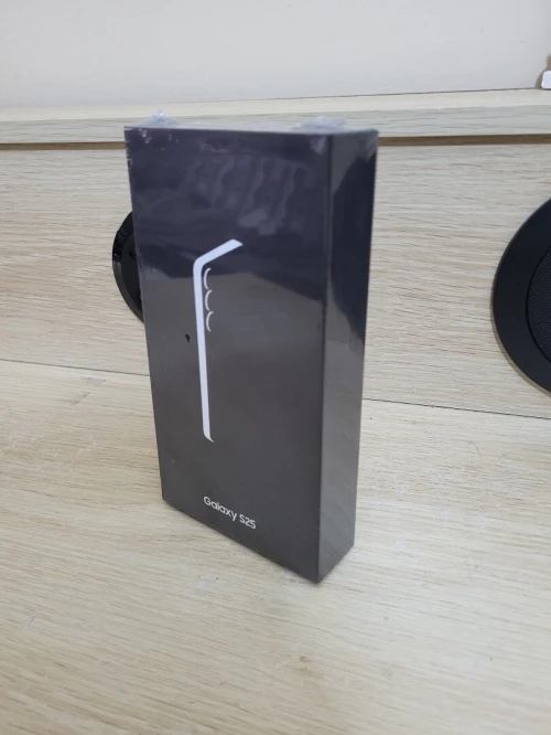 SAMSUNG GALAXY S25 / 12GB RAM / 512GB SILVER SHADOW / ÉTAT NEUF JAMAIS UTILISÉ ( SOUS BLISTER ) non déballée