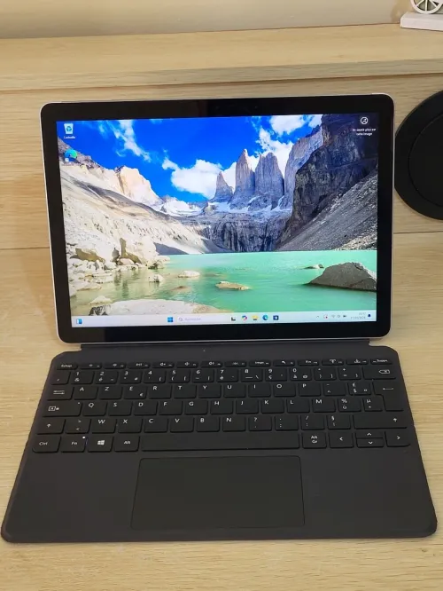 Microsoft Surface GO 2 TACTILE | CORE M3-8100Y 1.61GHz | 8GB RAM | 128GB SSD | | Poids : 544g