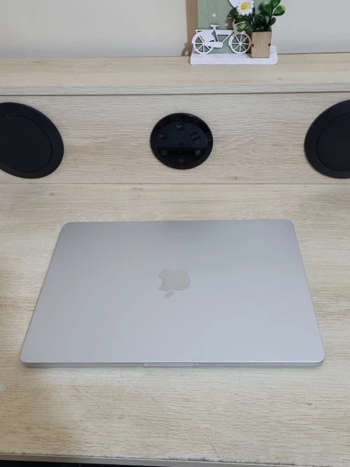 MacBook Air M4 2024 Argent | PUCE M4 8 CORE | GPU 8 CORE | 16GB RAM | 256GB SSD | CYCLES 57 | CAPACITÉ  BATTERIE 100%