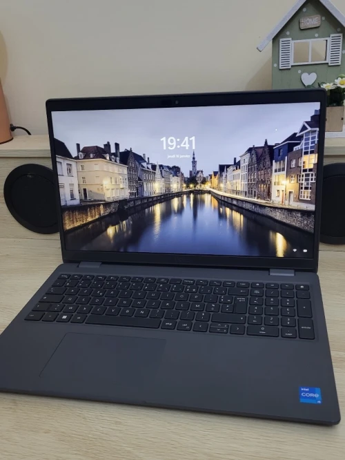 DELL LATITUDE 3540 2024 15.6 FHD | INTEL 13EME GENERATION CORE I5 1335U | 8GB RAM | 256GB NVMe SSD
