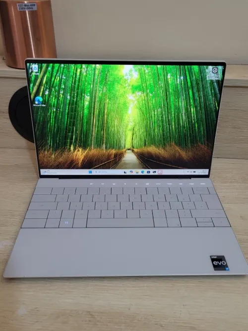 DELL XPS 9320 | EVO CORE i7-1260P | 16GB RAM | 512GB SSD | INTEL IRIS XE GRAPHICS