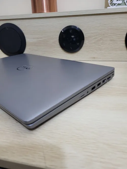 DELL LATITUDE 5520 | INTEL CORE i7 1165G7 | 16GB RAM | 256GB SSD | INTEL Iris Xe