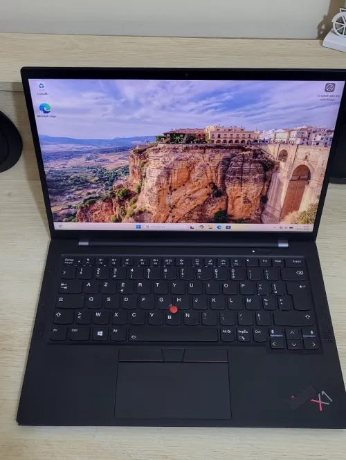 Thinkpad X1 CARBON GEN 9 | EVO vPRO CORE i5 1145G7 | 8GB RAM | 256GB NVMe SSD | 4G LTE WIFI 6