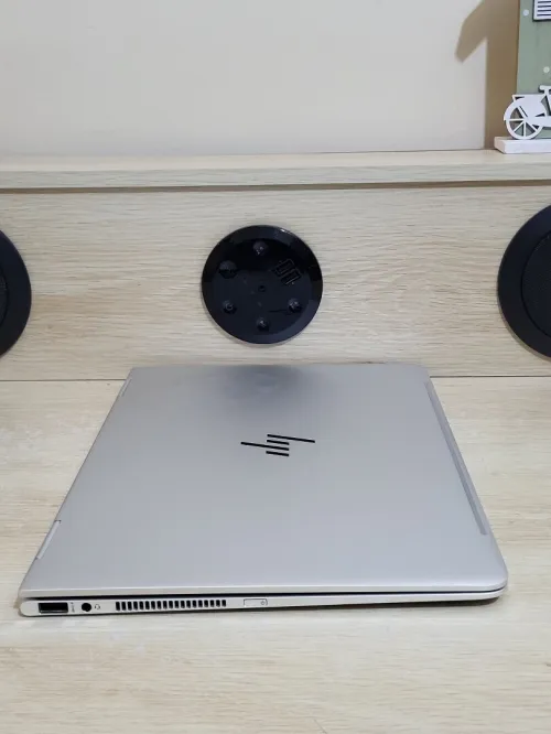 HP EliteBook x360 TACTILE 2-en-1 | INTEL CORE i7 7500U | 8GB RAM | 256GB NVME SSD