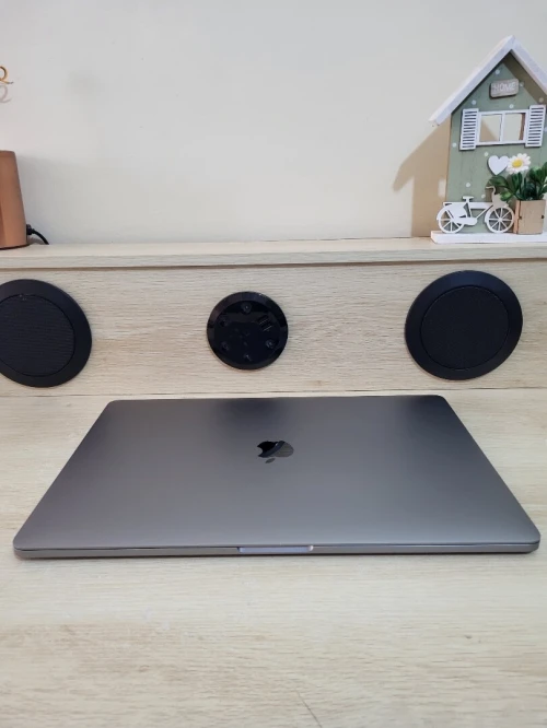 MacBook Pro 15.6" | CORE i7 | 16GB RAM | AMD RADEON PRO 455 2GB | 512GB SSD | GAMME Workstation