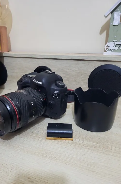 Canon EOS 5D Mark IV | Capteur 30Mpx Rendu cinématographique 4K + Objectif Canon EF 24 70 2.8 L USM